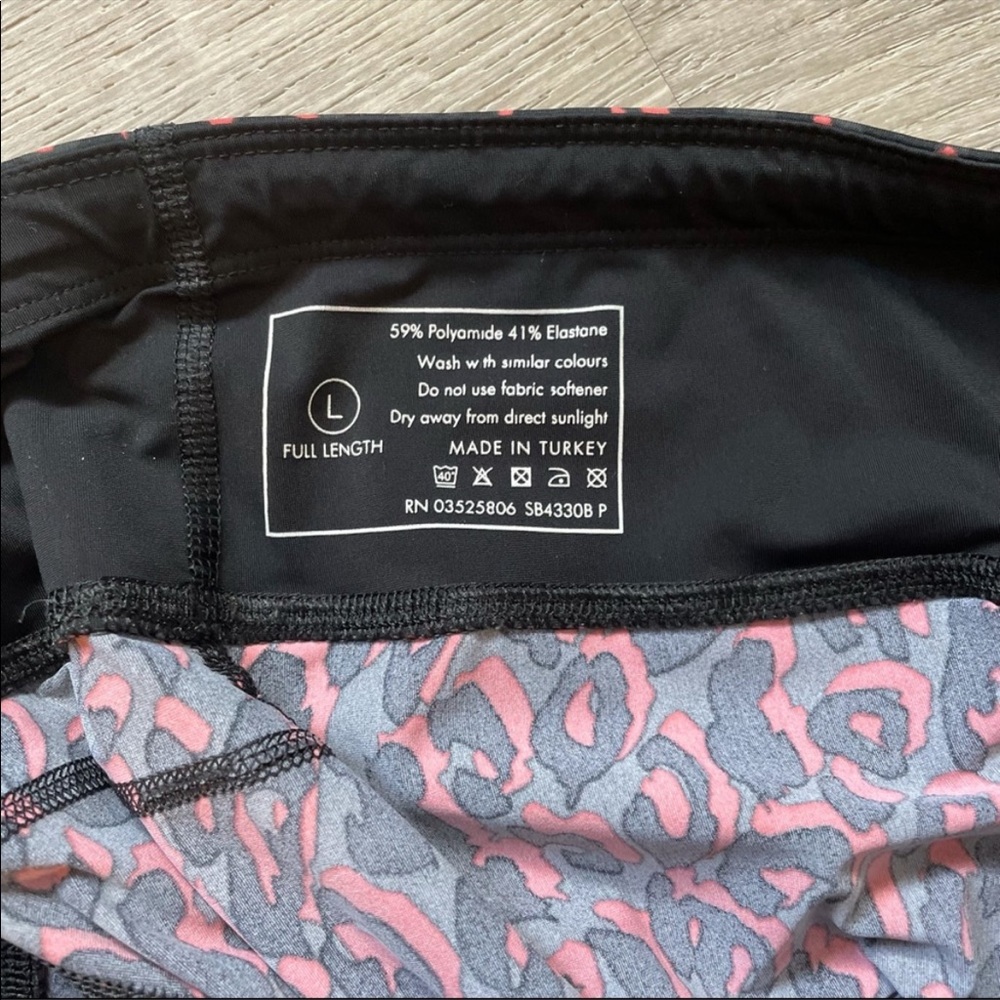 Sweaty Betty 7/8 Leggings with Pockets - Picture 12 of 12